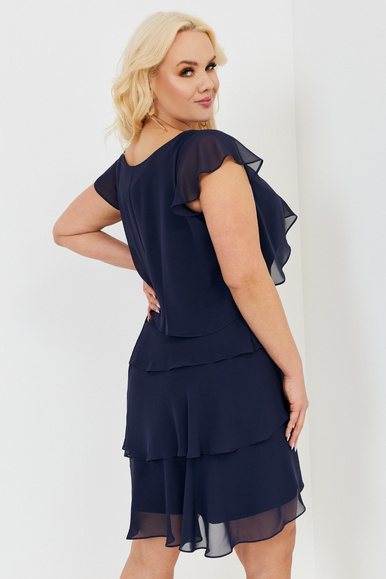 Granatowa szyfonowa sukienka Bellissima – falbany, midi, plus size