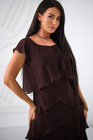 Czekoladowa sukienka BELLISSIMA Plus Size – falbany, szyfon, klasa