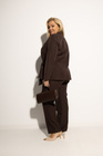 Czekoladowy komplet garniturowy PREMIUM – wiązana marynarka i spodnie z kantem Plus Size