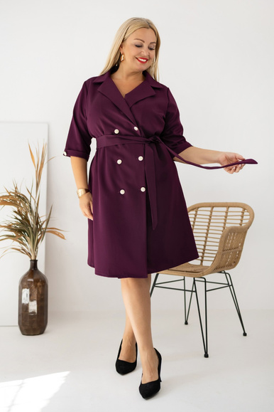 Śliwkowa sukienka marynarkowa CLAUDIA – elegancja i kobiecość w dużym rozmiarze