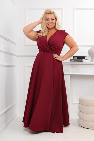 Bordowa długa sukienka BELLA ELEGANZA maxi – zmysłowa elegancja w dużym rozmiarze