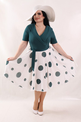 Zielono biała sukienka w grochy