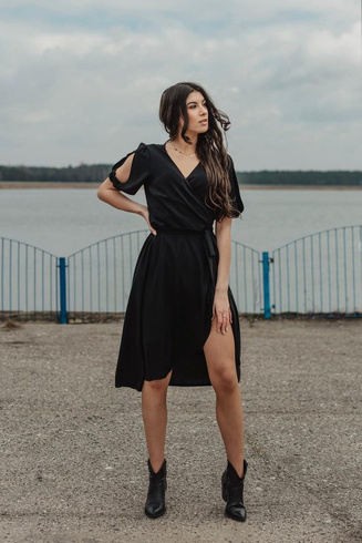 Czarna szyfonowa kopertowa sukienka Laura Plus Size