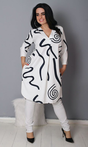 Biała sukienka z granatowym wzorem Hania Plus Size