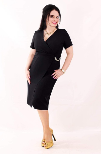 Wizytowa czarna sukienka w kopertowym fasonie NINA Plus Size